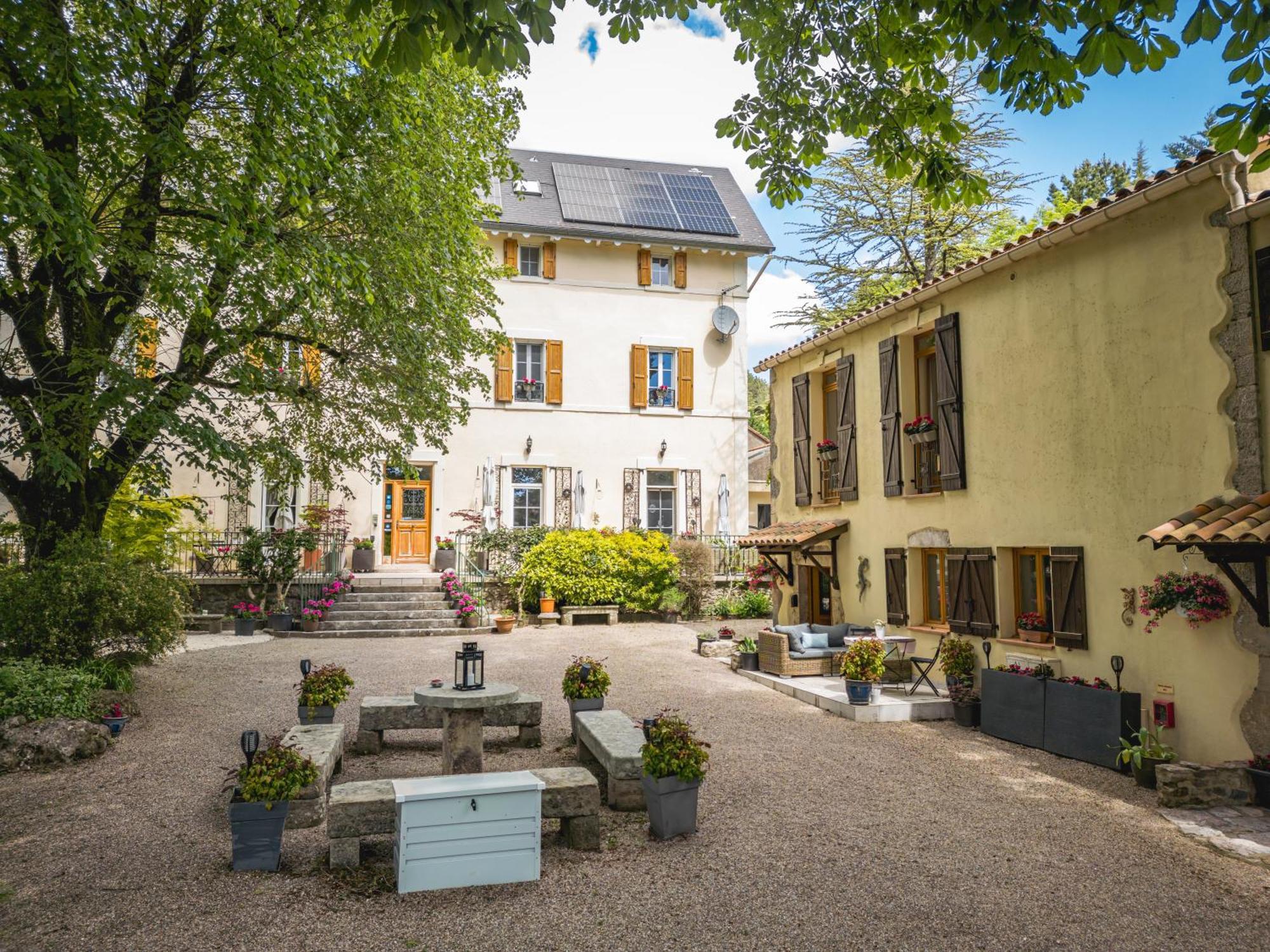 Gites Du Caylar - Chambres Et Appartments Le Caylar Zewnętrze zdjęcie